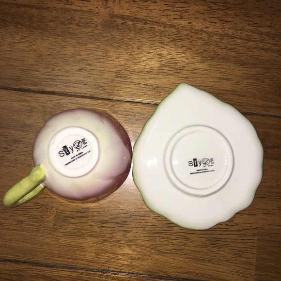 Tea Time Floral Ceramic Teacup & Saucer - Picture 8 of 15